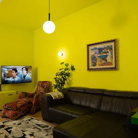 Chic Retreat In Blloku Apartment Tirana