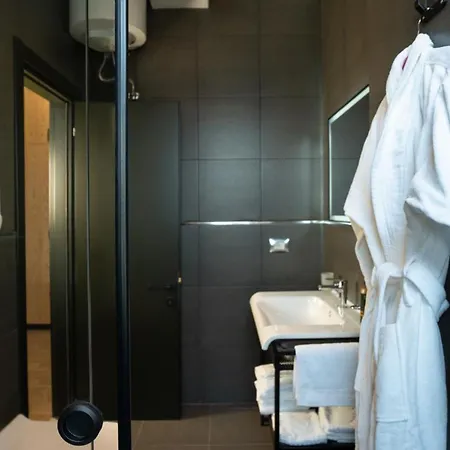 Chic Retreat In Blloku Lägenhet