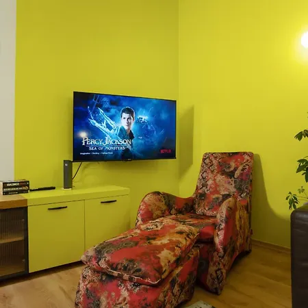 Chic Retreat In Blloku Apartment Tirana