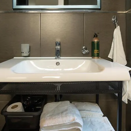 Chic Retreat In Blloku Lägenhet