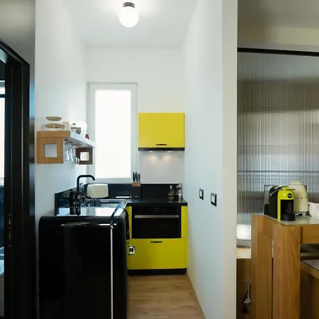 Chic Retreat In Blloku Apartment